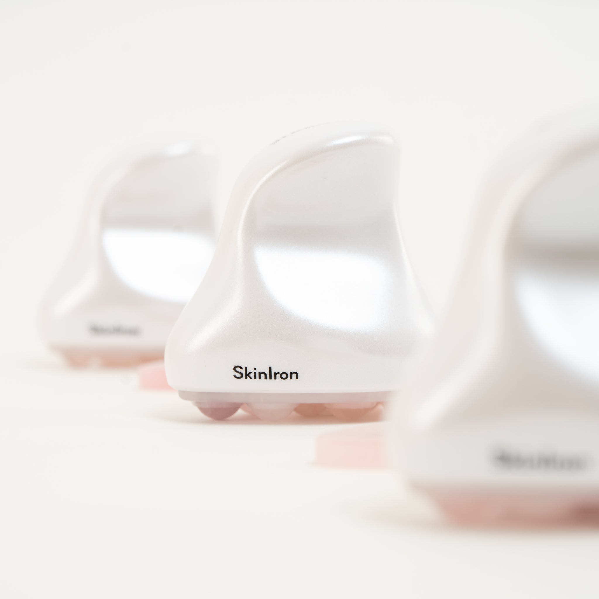Skiniron product showcase in lifestyle picture